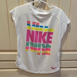 VGUC Nike tee